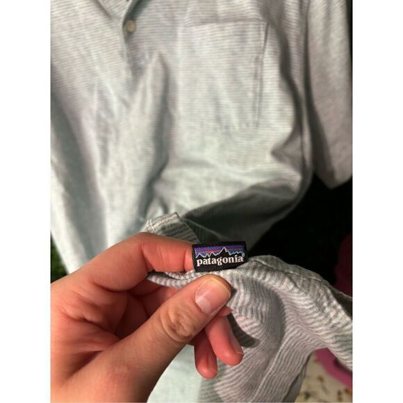 Mens Blue and Gray Patagonia Polo Size Medium - Picture 3 of 3